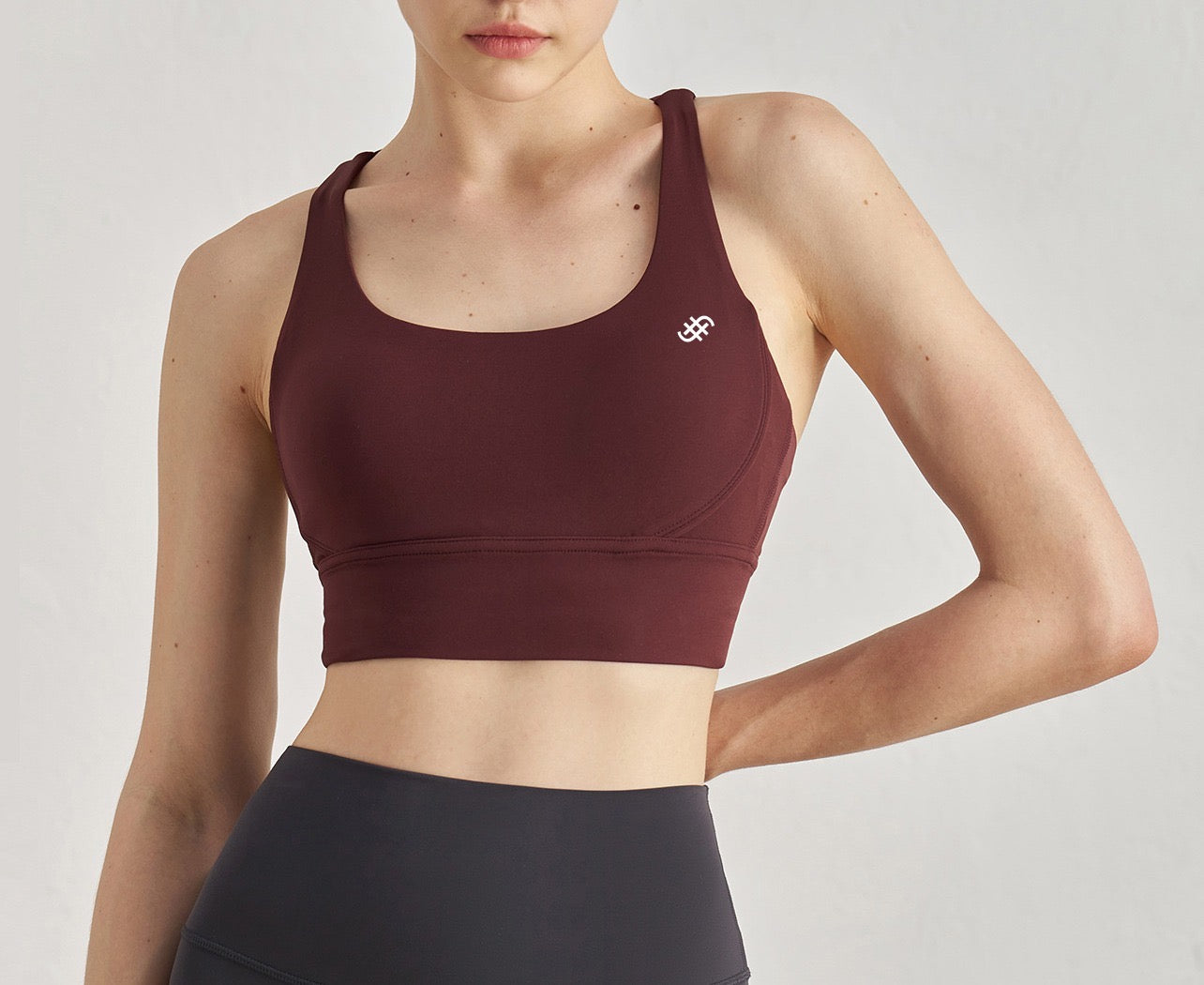 Chakra Yoga & Sports Bra | Ancora Red in - Bra Top activewear